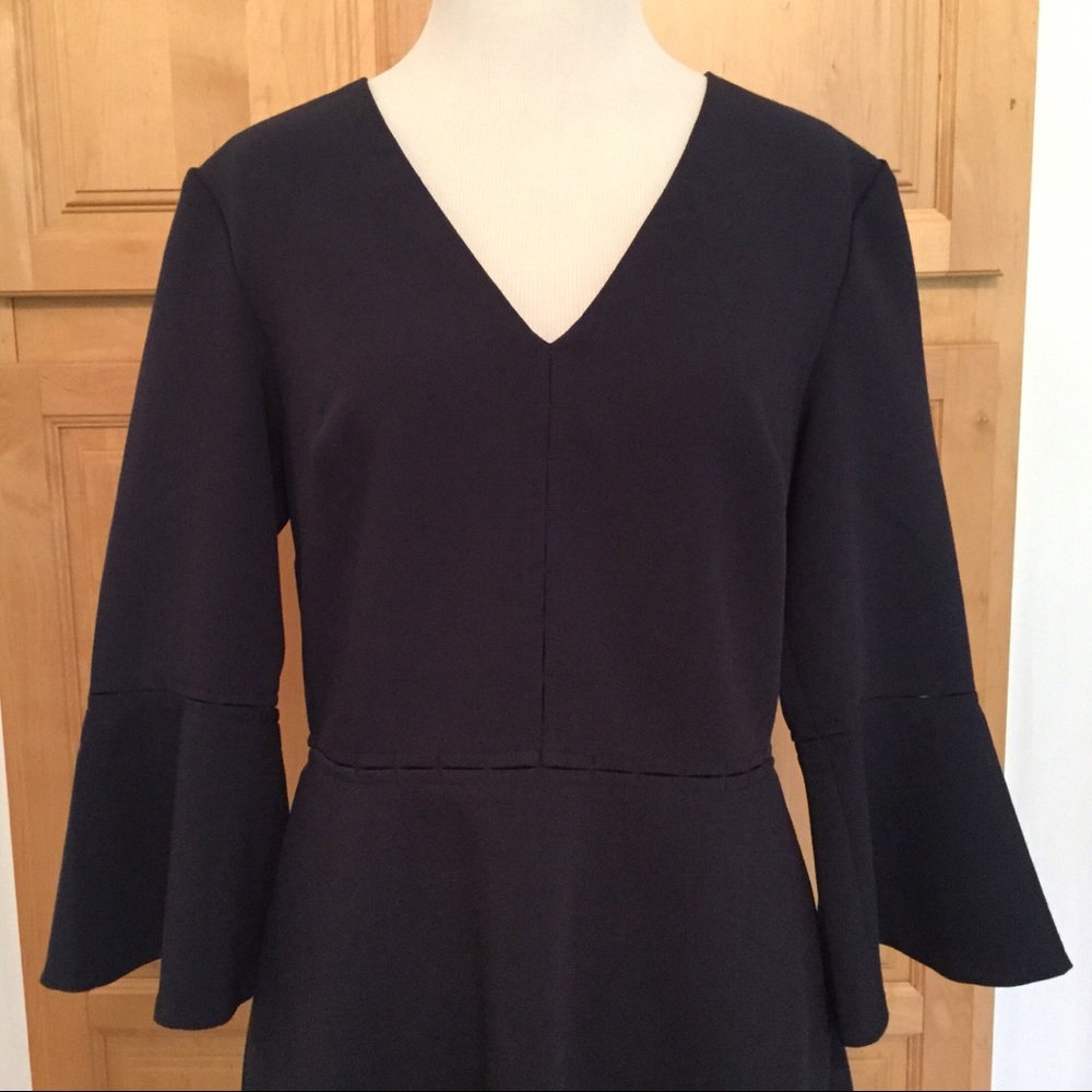 🛑SOLD🛑Banana Republic Flutter sleeve blue dress. - Picture 5 of 6